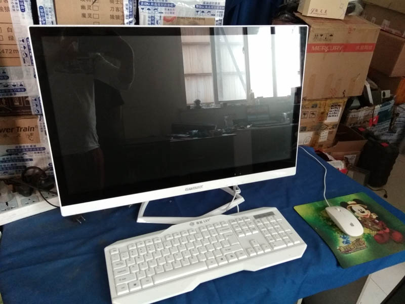 ���۸߶˰�ɫ27��һ�������1350Ԫ