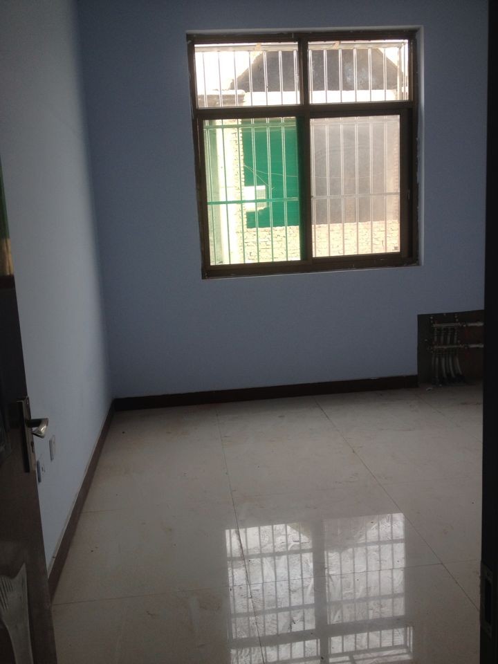 ��ǿ·��һ��Ԫ¥����