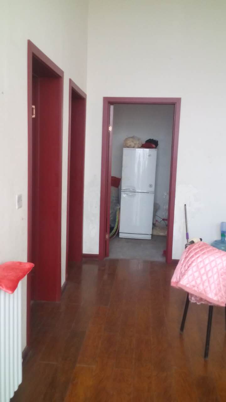 �׺�Сѧ·�����¶���С¥����