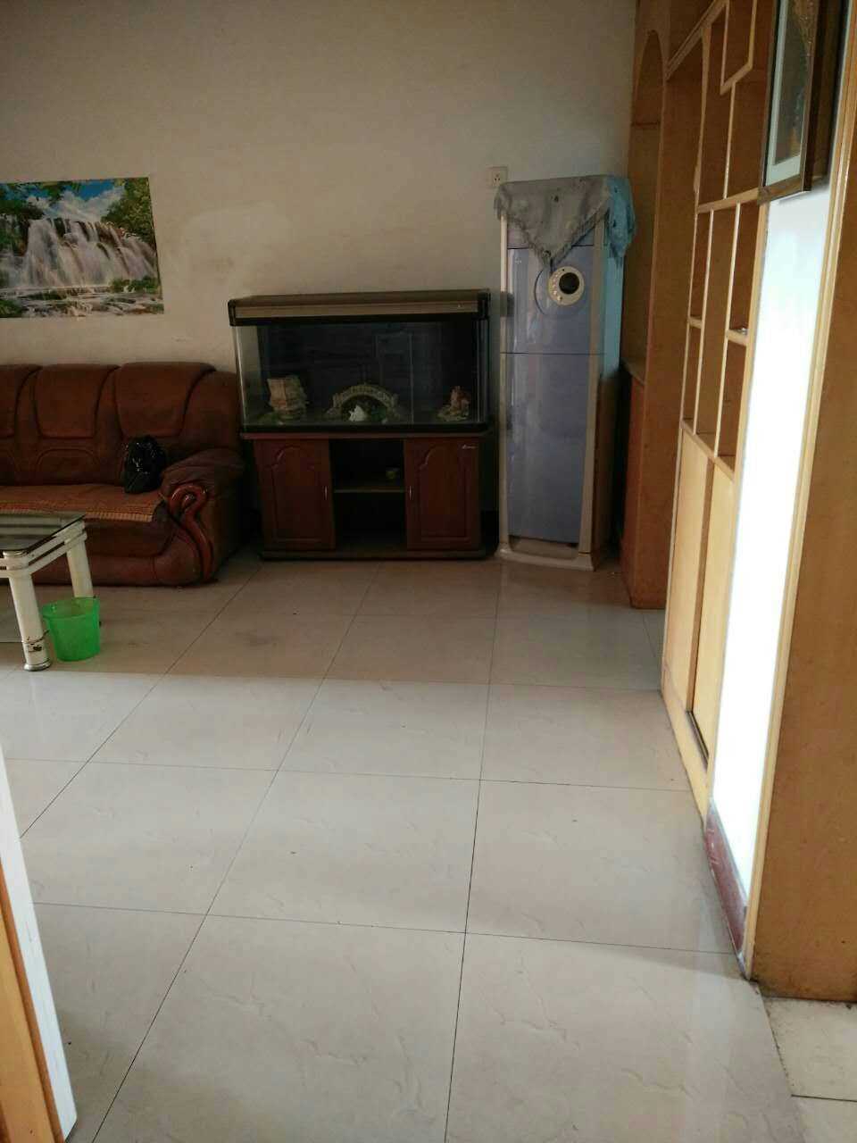 ��ԷС���˶�¥����һ����װ�޼Ҿ߼ҵ���ȫ��wifi���ֵ��ӳ���