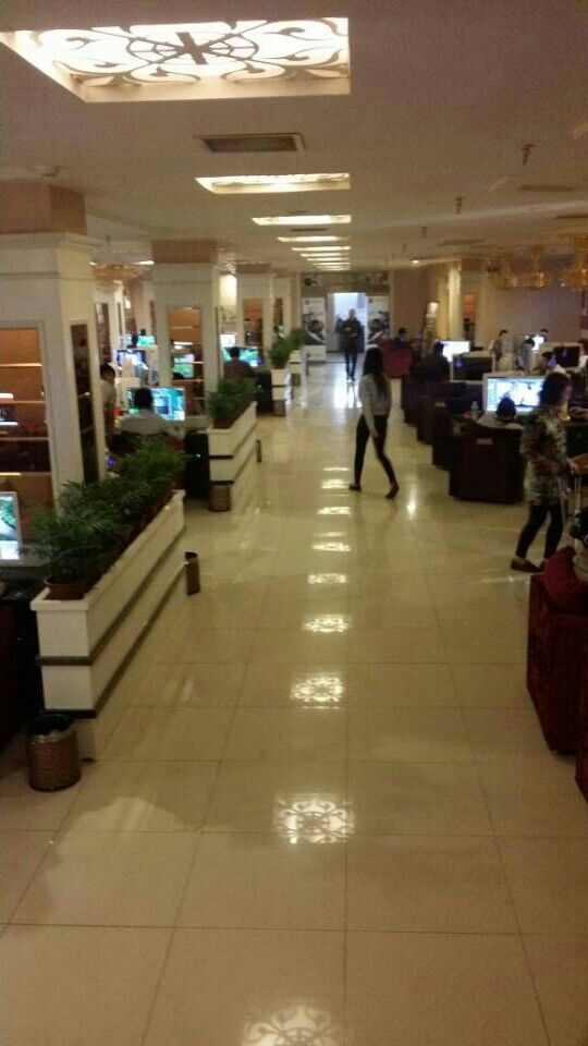 ����ԱŮ��н1700