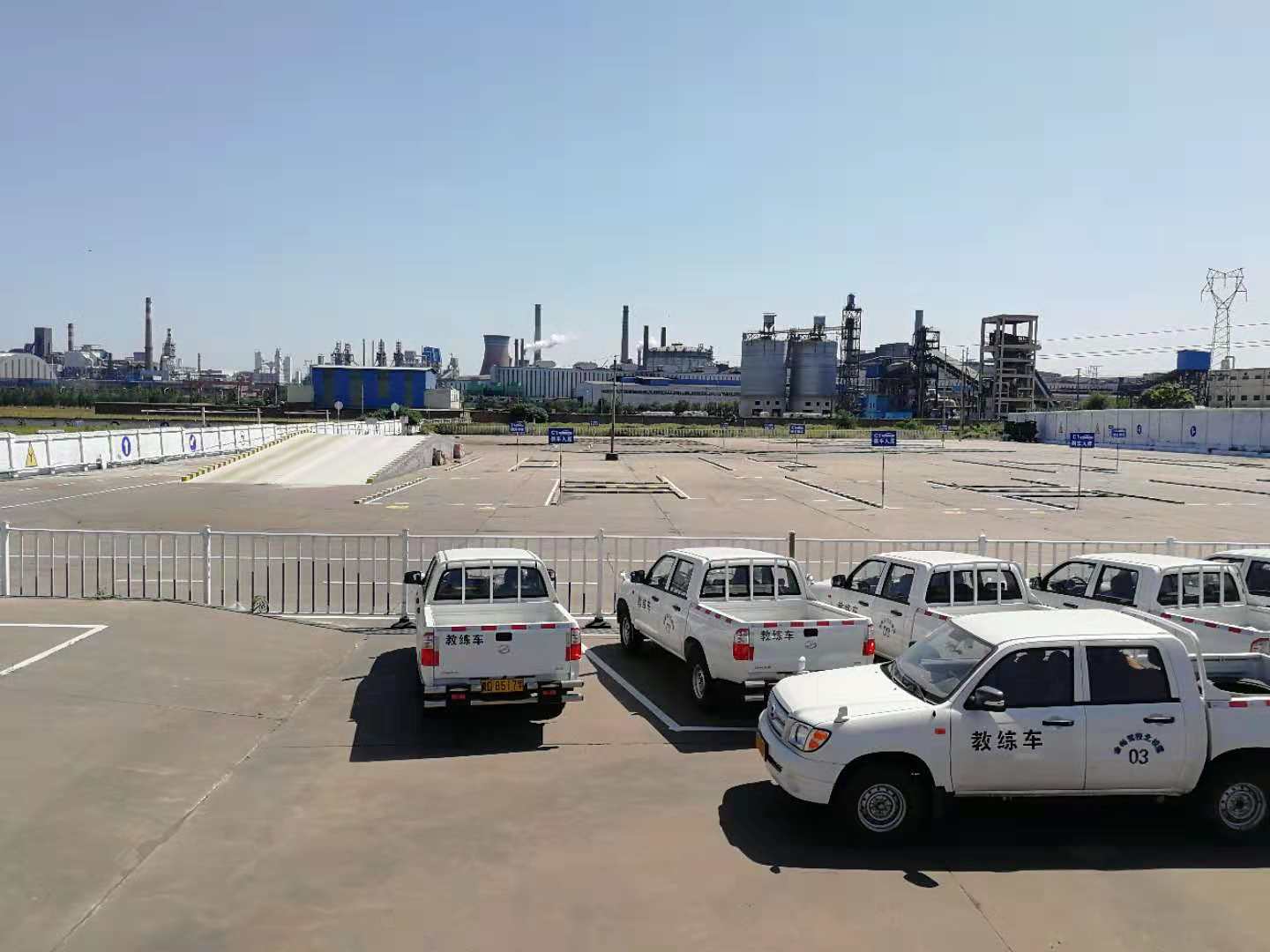 ����·��У��Ƹ