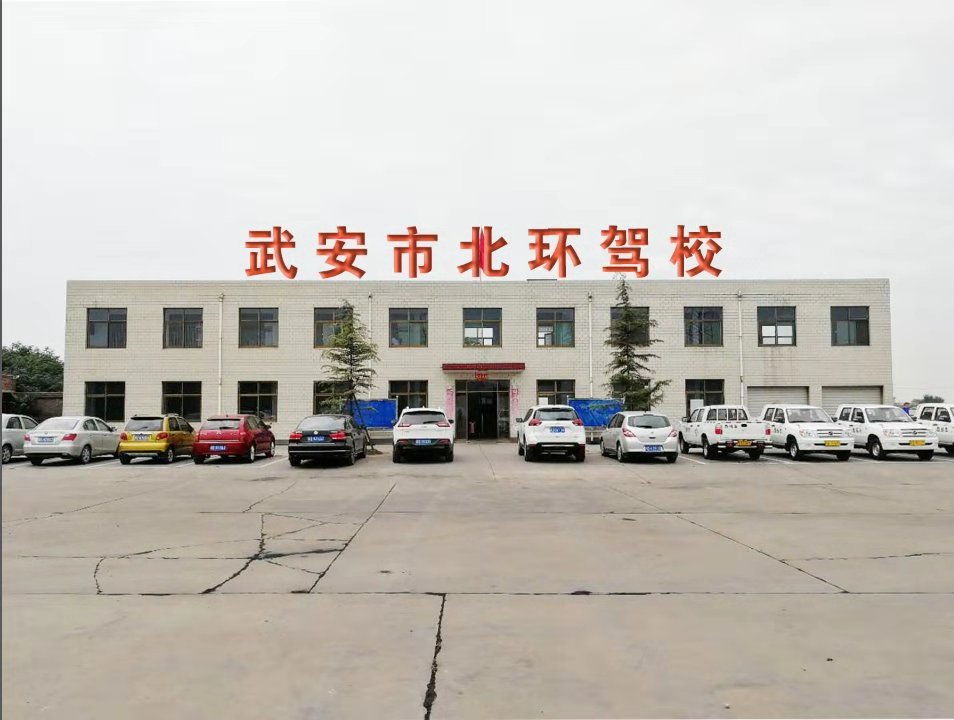 ��У����