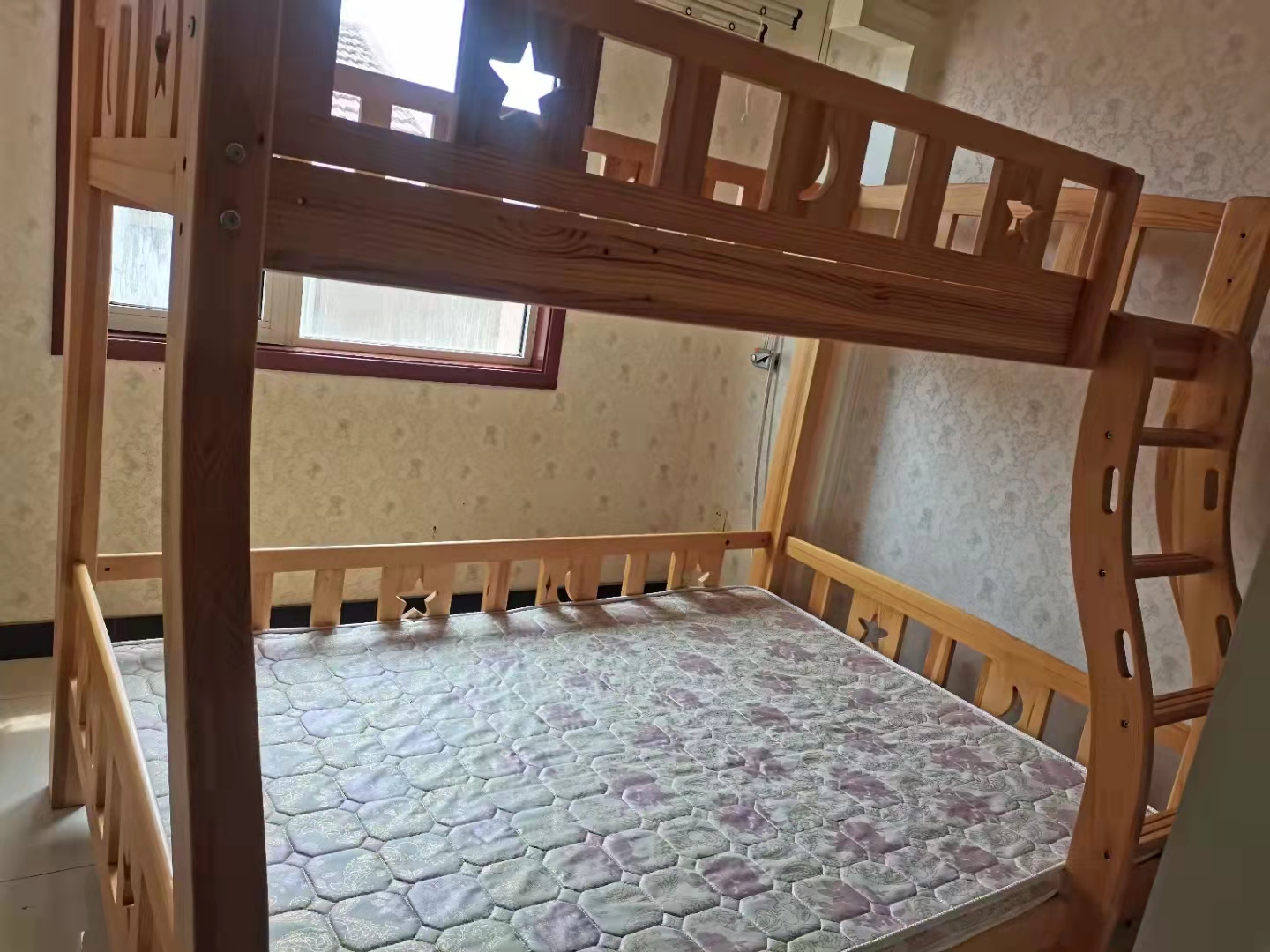 �ͼ۳�����ĸ��