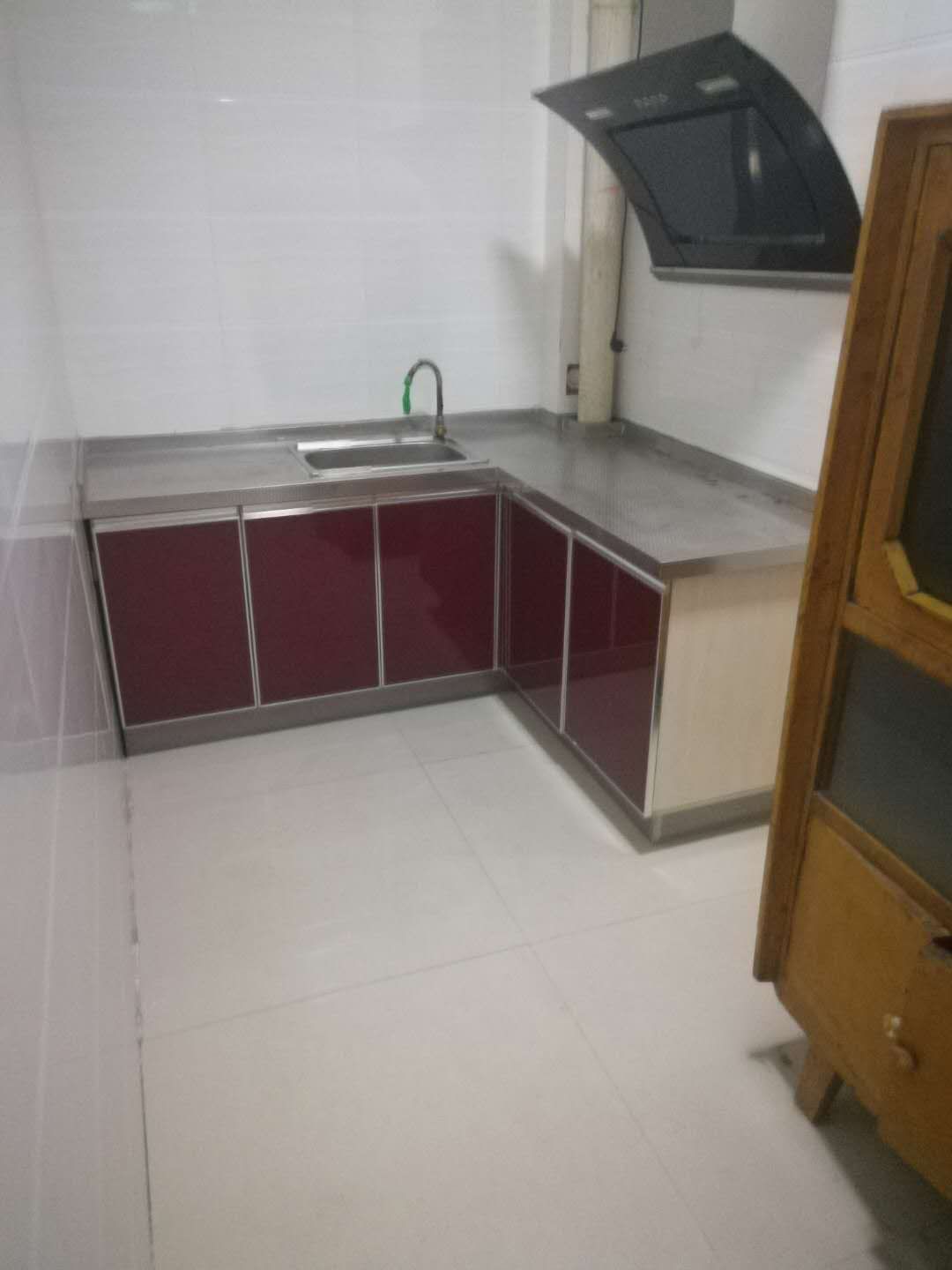 ˫����һ���׸��˵�Ԫ¥����