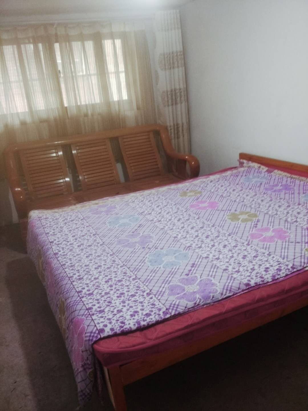 ��������һ��һ��һ����Ԫ¥  350Ԫ  �䰲��˫������ʦ����ѧУ����