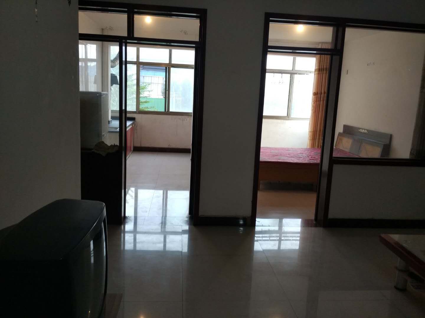 �䰲��˫������ʦ����ѧУ������������һ��һ��һ����Ԫ¥, �����  600 Ԫ  ,