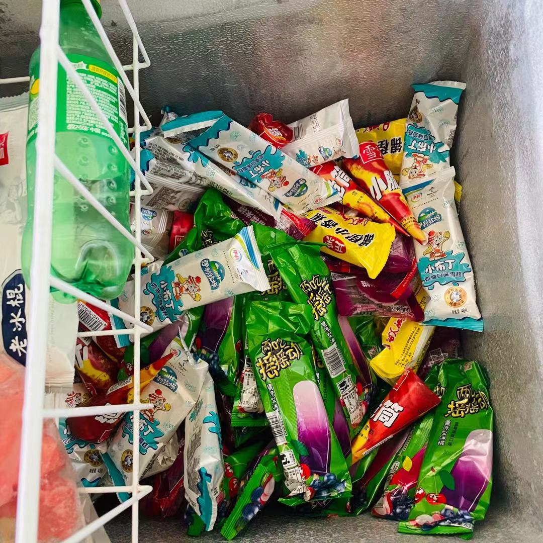 ��Ƹ�ͷ���Ա����